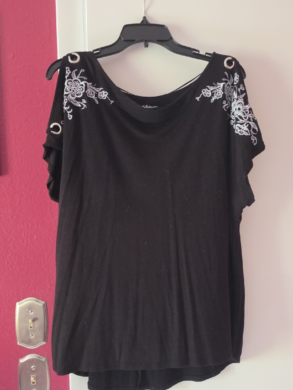 Cable & Gauge Black Cold-Shoulder Top with White Floral Embroidery